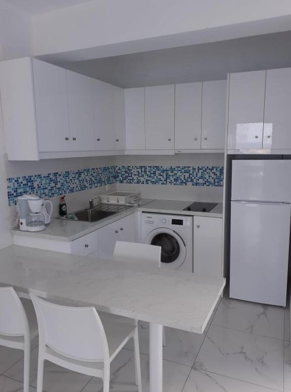 Blue And White Studios & Apartments Λευκός Καρπάθου Εξωτερικό φωτογραφία