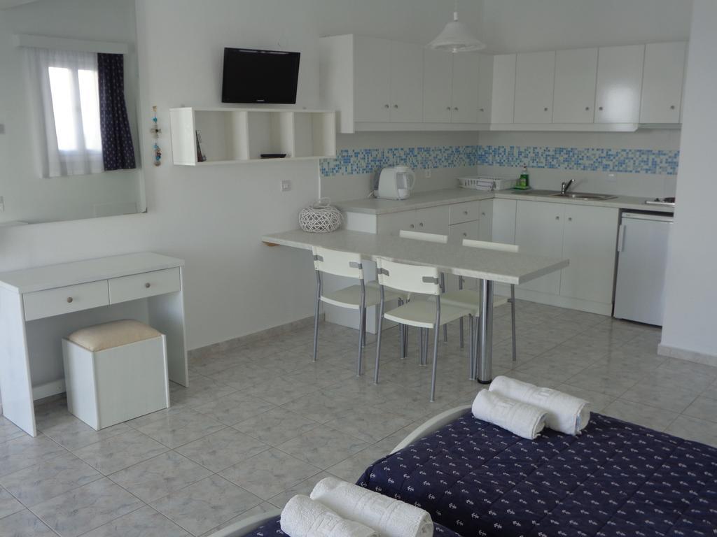 Blue And White Studios & Apartments Λευκός Καρπάθου Εξωτερικό φωτογραφία