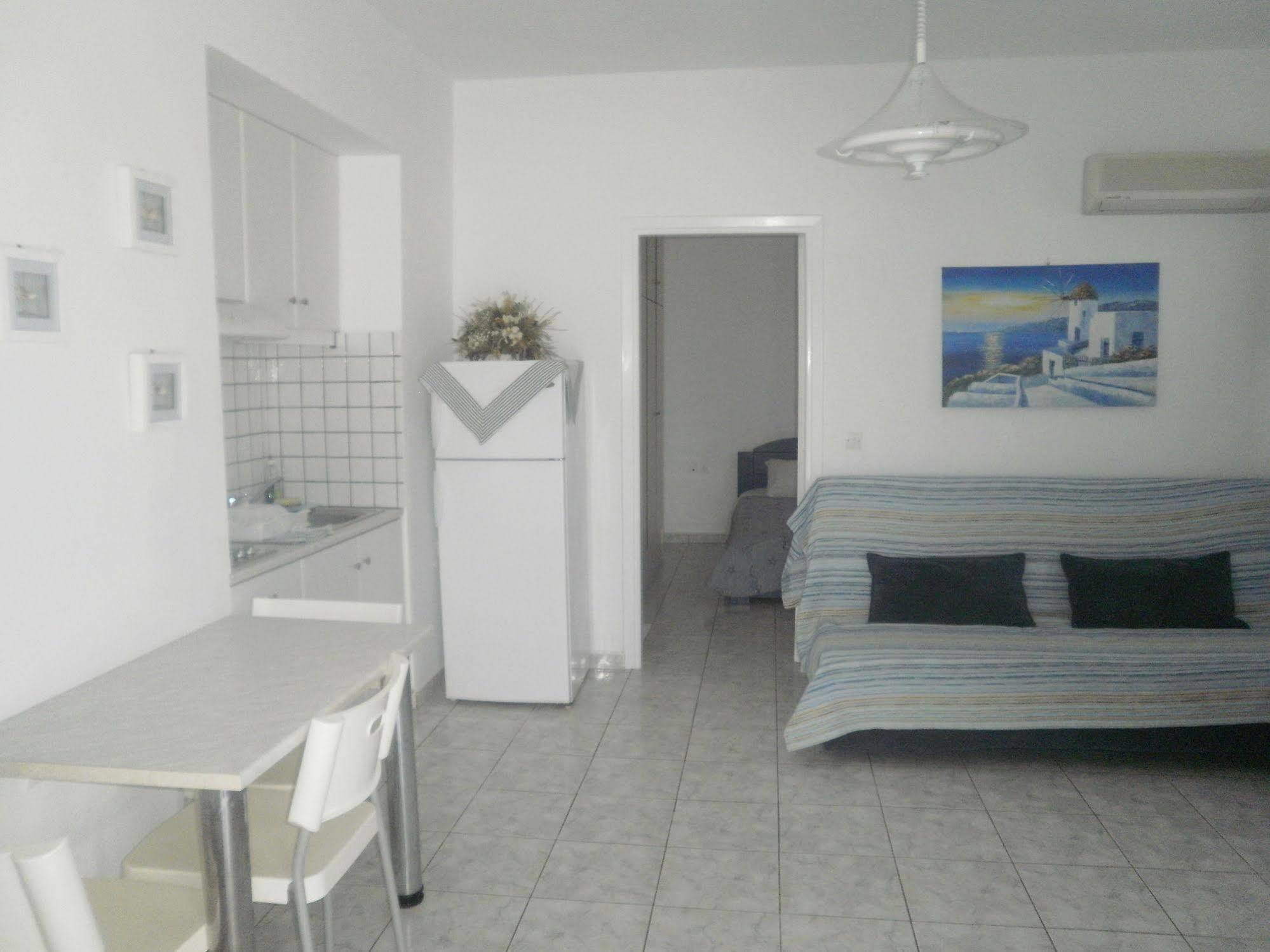 Blue And White Studios & Apartments Λευκός Καρπάθου Εξωτερικό φωτογραφία